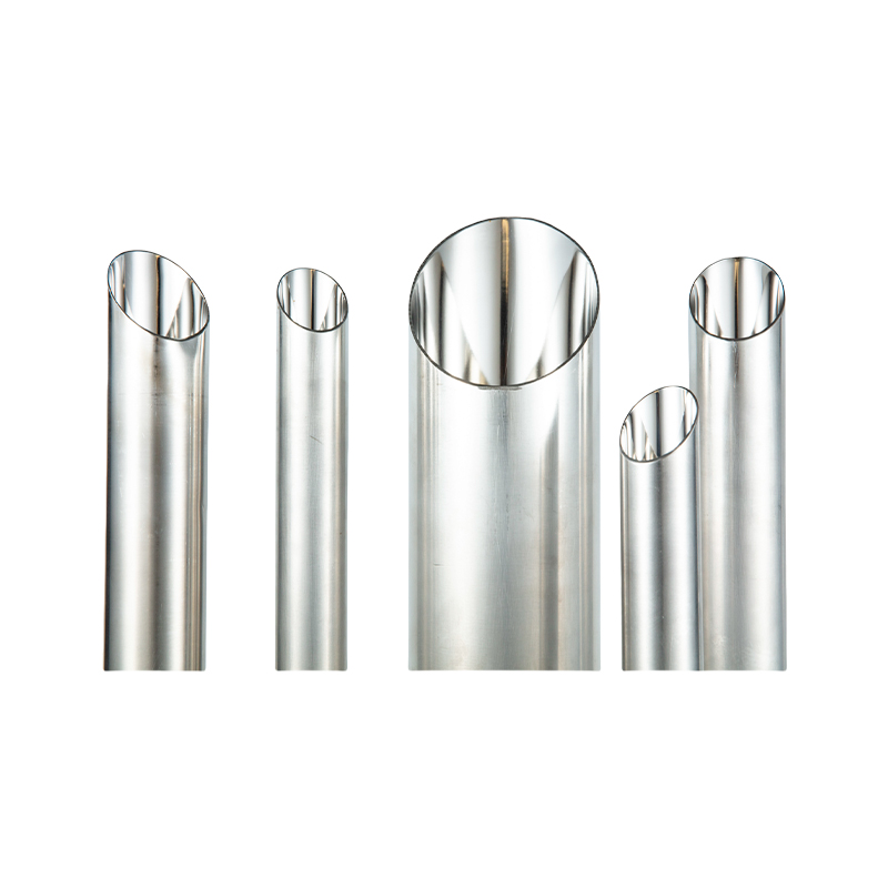 What is the pattern of surface composition changes before and after electrolytic polishing of stainless steel electrolytic tube?